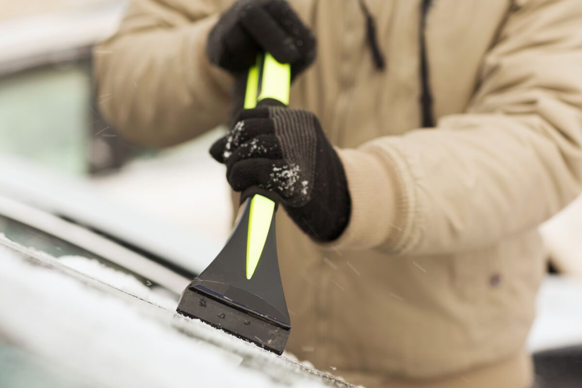 8 Best Ice Scrapers and Snow Brushes to Rid Your car of Ice Fast!