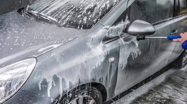Car Washing With Foam Cannon