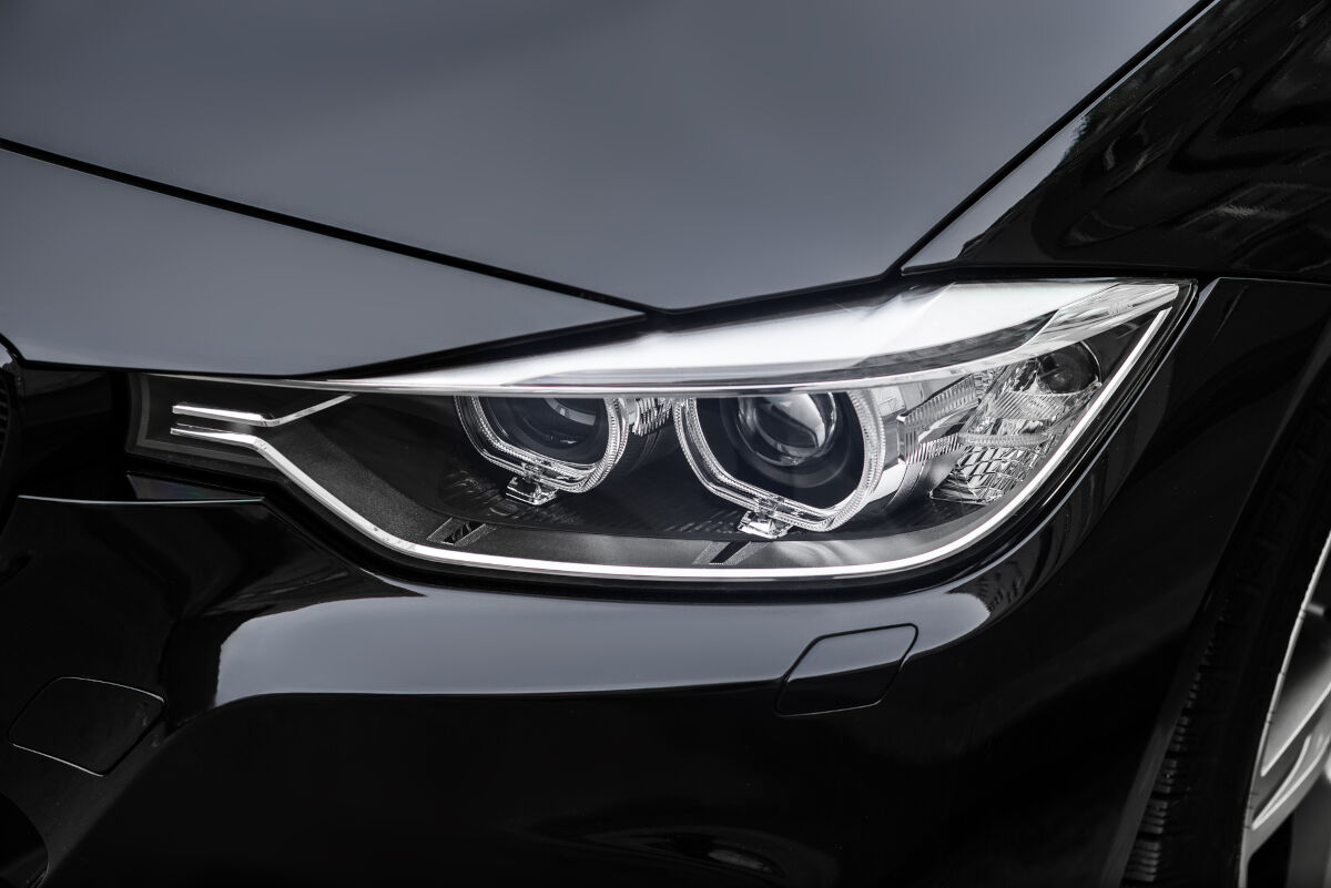HID vs LED Headlights, Which Is Better? Pros and Cons of Each
