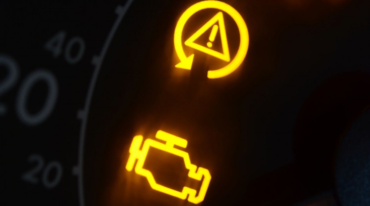 Illuminating car dashboard that alerts the driver to existing problems