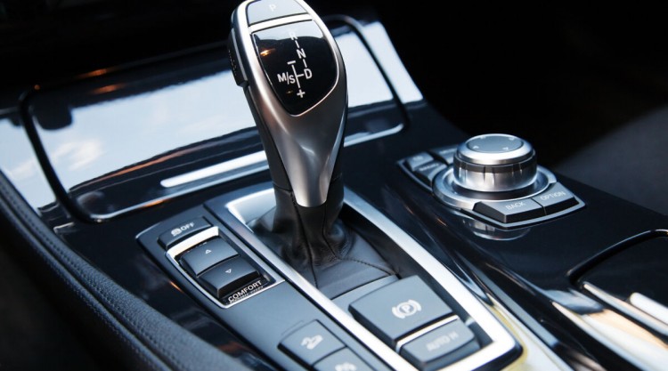 Picture of an automatic transmission in a car