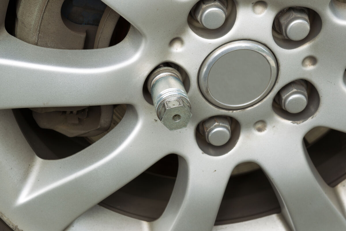 How to Remove a Wheel Lock With or Without the Key