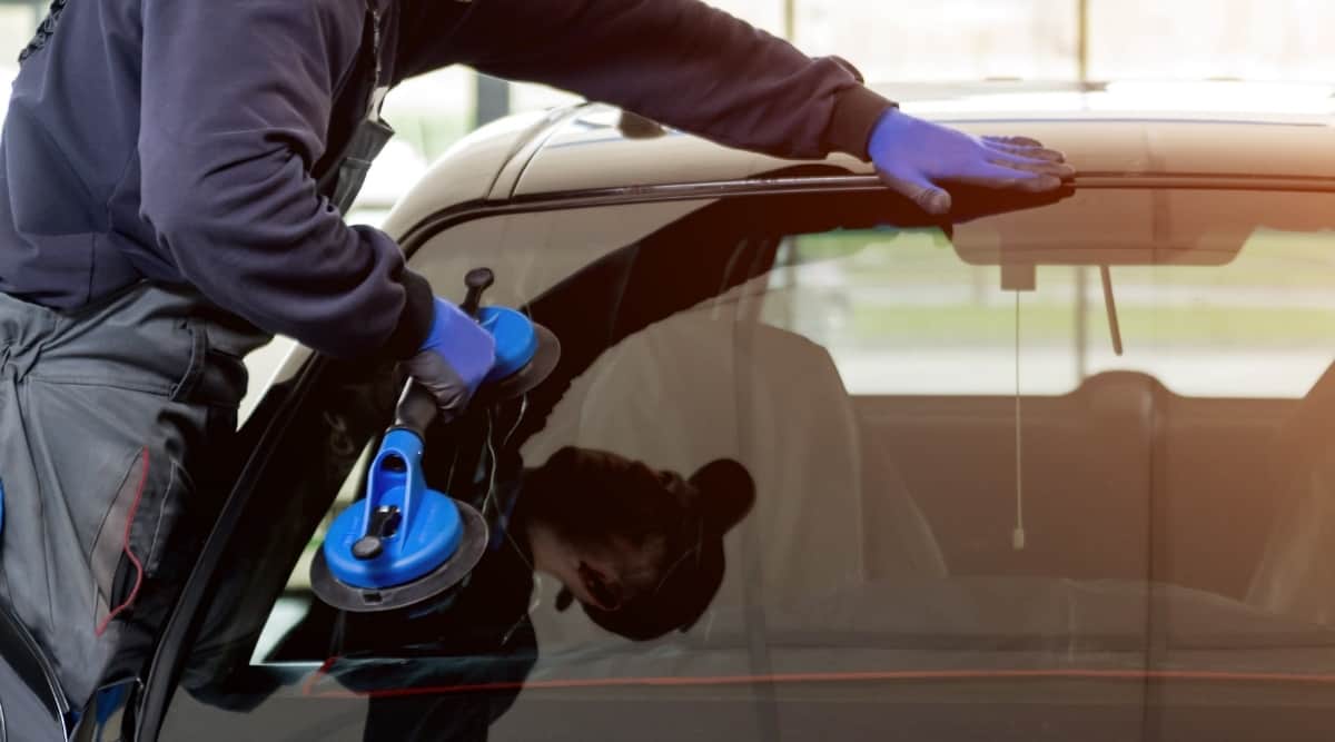 How Long Does It Take to Replace a Windshield? Factors to Consider